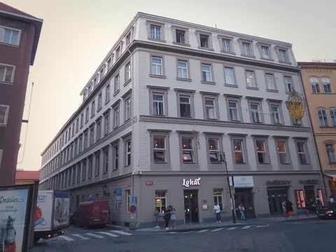 Lokál Dlouhááá 酒館